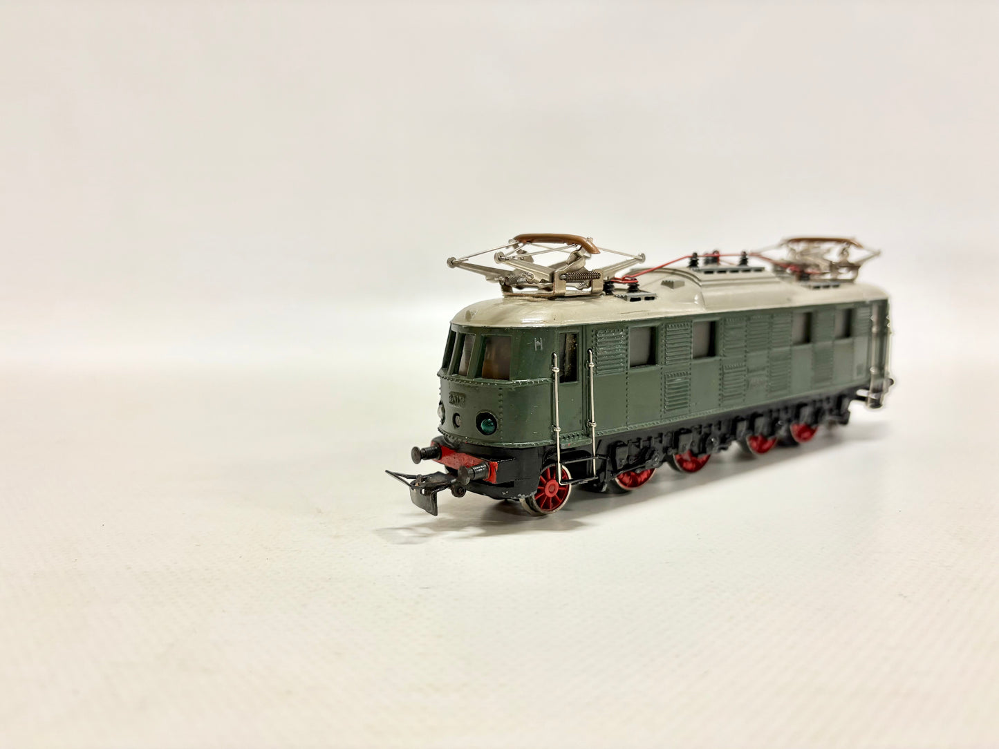 Märklin MS 800 E-Lok E 18 mit Prüfsiegel OVP + Anleitung DB AC H0