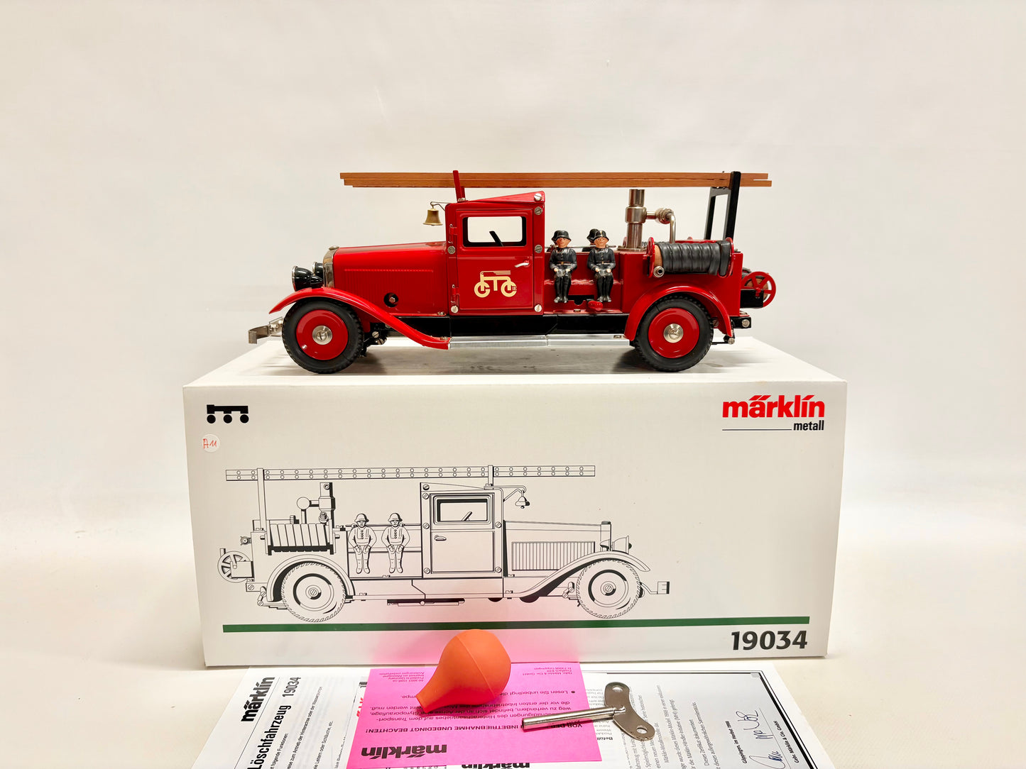 Märklin 19034 Feuerwehrfahrzeug mit Uhrwerk-Antrieb