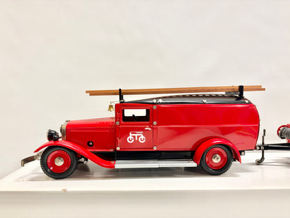 Märklin 19035 Feuerwehrfahrzeug + Anhänger mit Uhrwerkantrieb