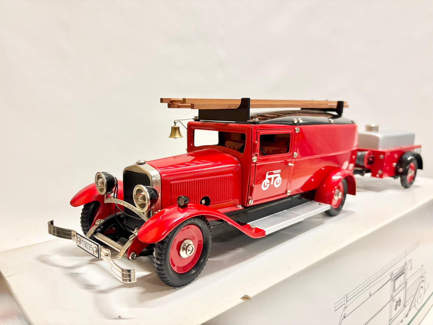 Märklin 19035 Feuerwehrfahrzeug + Anhänger mit Uhrwerkantrieb