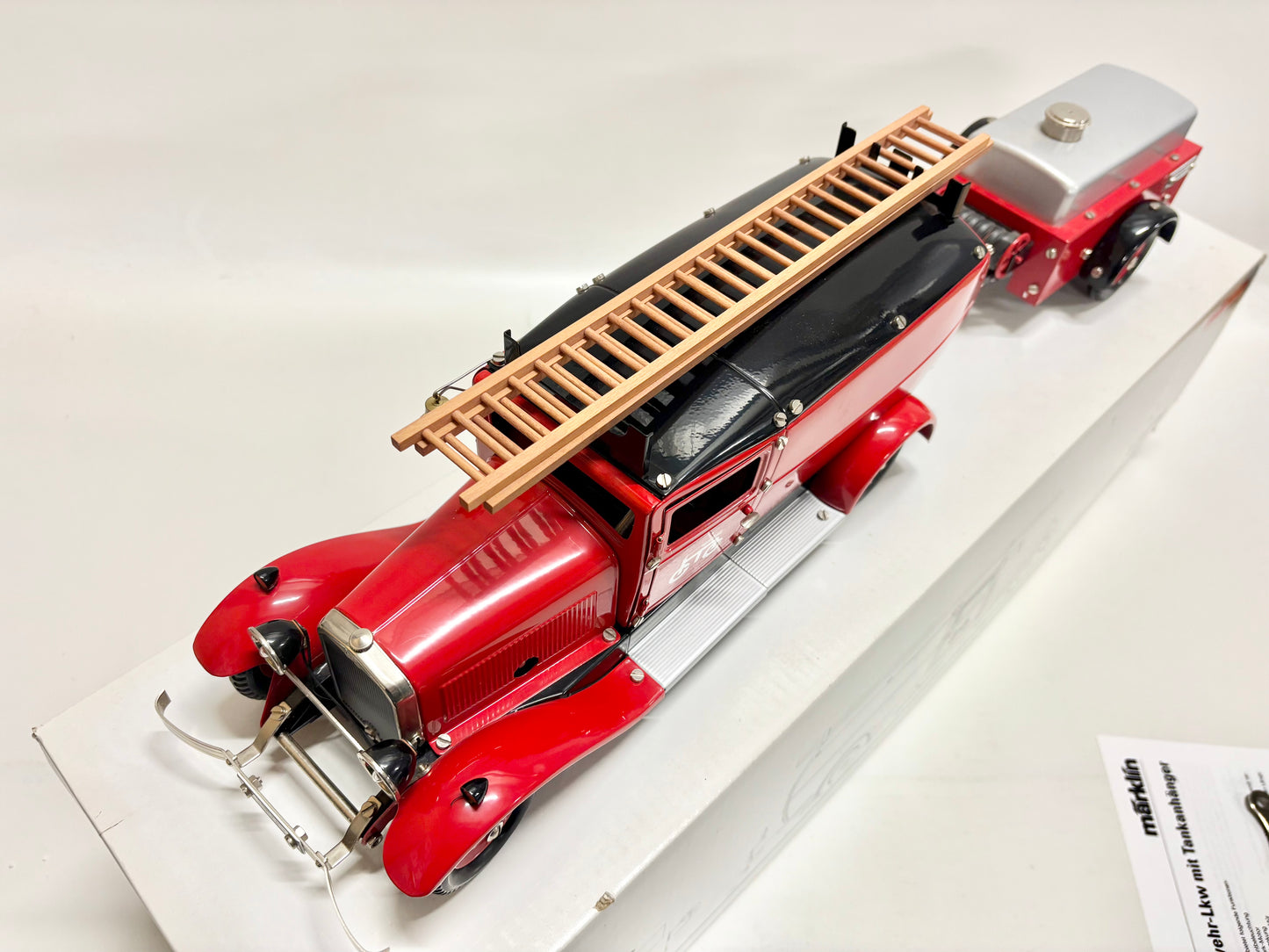 Märklin 19035 Feuerwehrfahrzeug + Anhänger mit Uhrwerkantrieb
