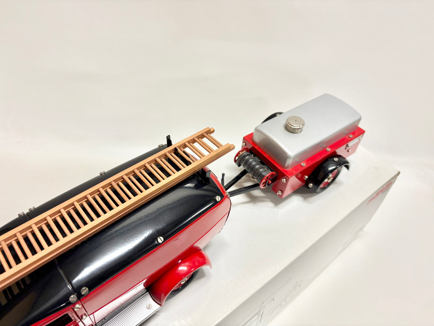 Märklin 19035 Feuerwehrfahrzeug + Anhänger mit Uhrwerkantrieb
