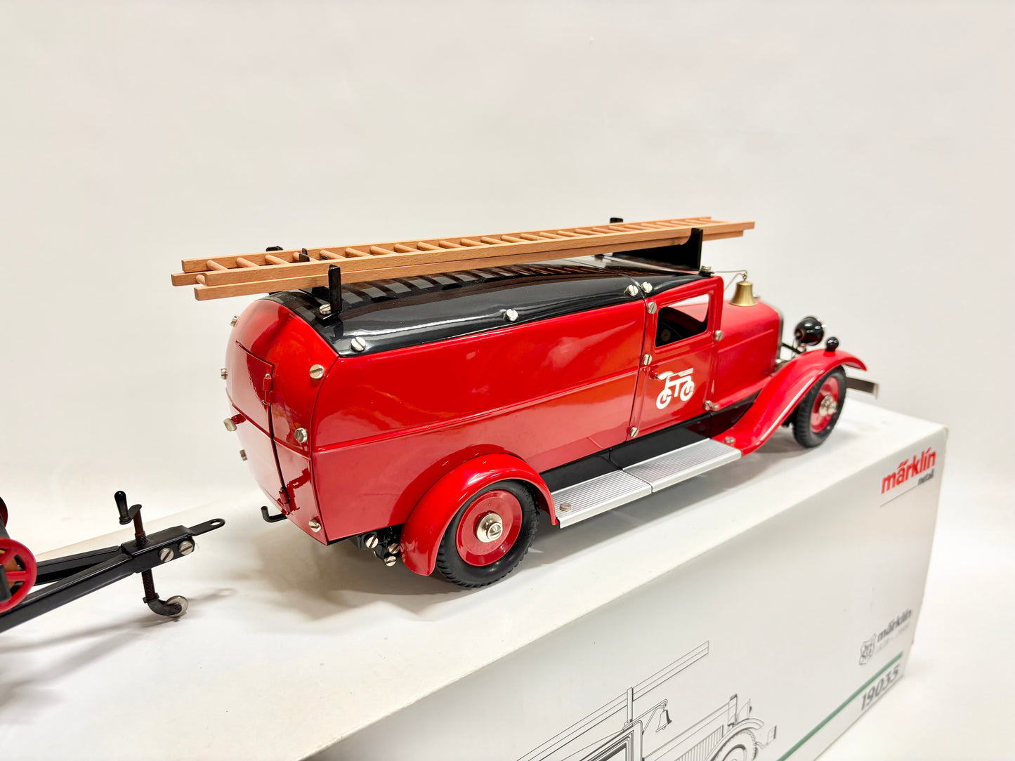 Märklin 19035 Feuerwehrfahrzeug + Anhänger mit Uhrwerkantrieb