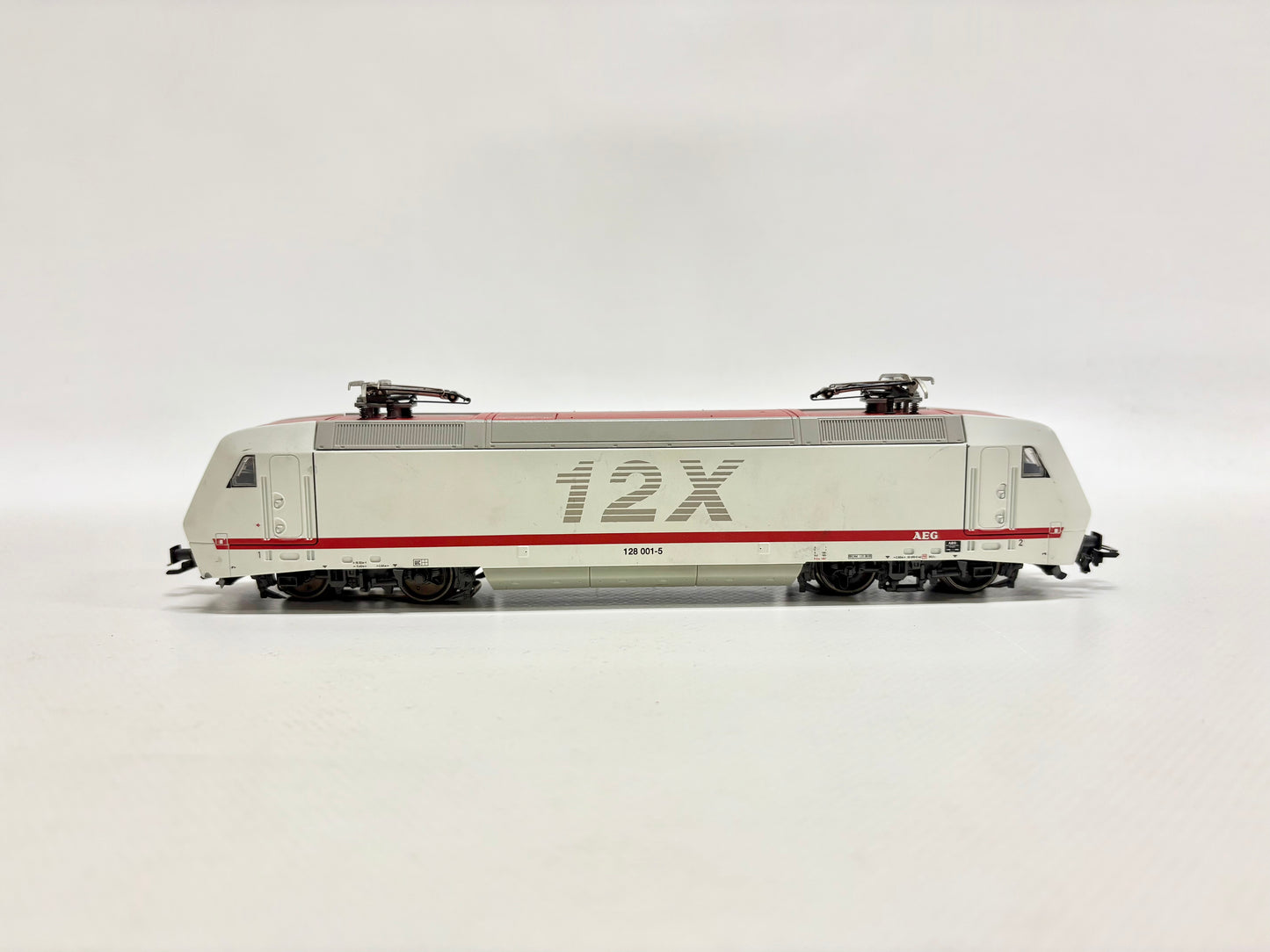 Märklin 3438 E-Lok Br 128 001-5 DB AC H0