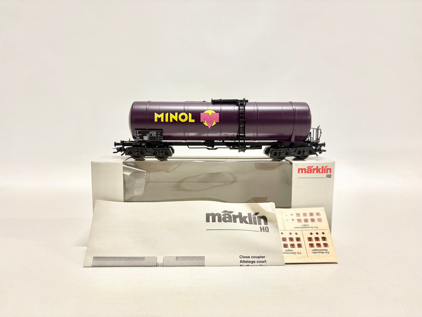Märklin 4856 Mineralöl-Kesselwagen Minol DB AC H0