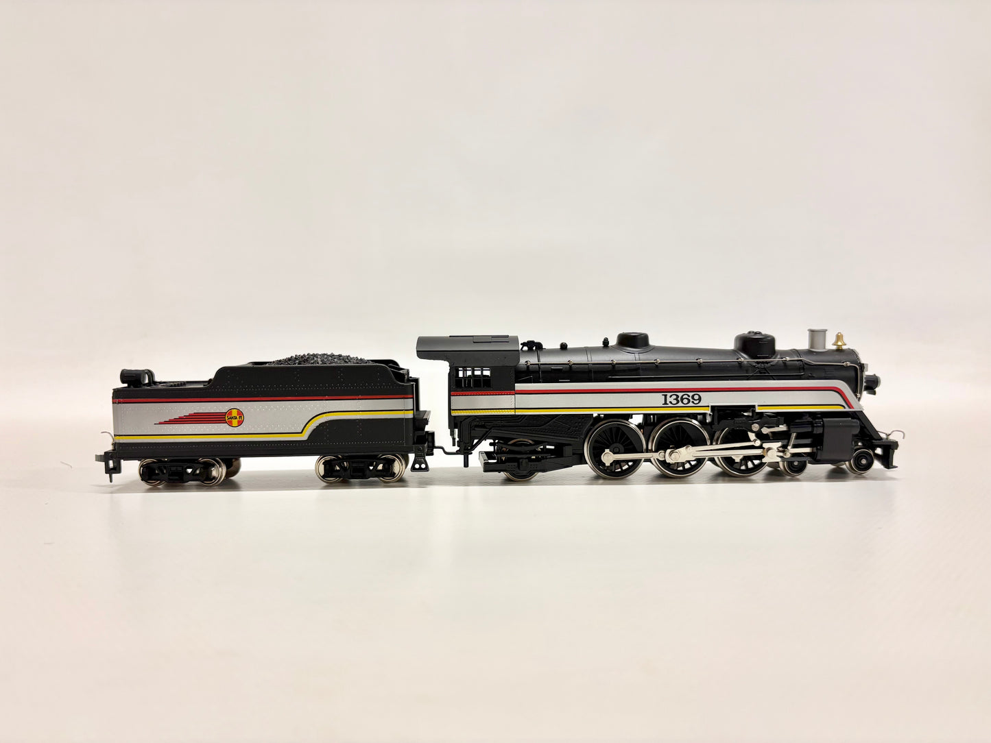International Hobby Corporation M9850 Dampflok 4-6-2 Premier Semi Streamline Pacific DC H0