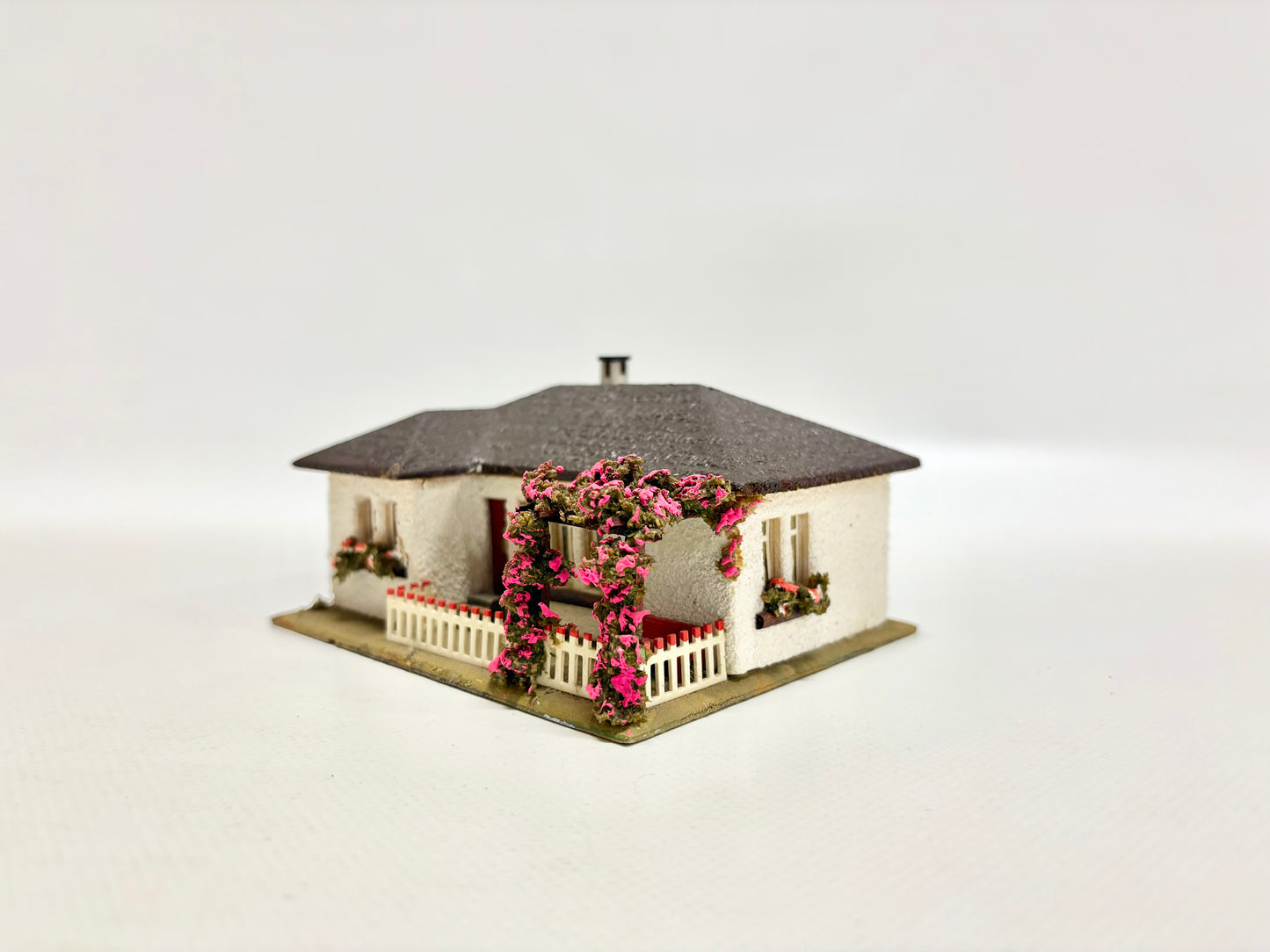 Faller 264 Haus mit Rosenlaube Bungalow 1950er Jahre H0