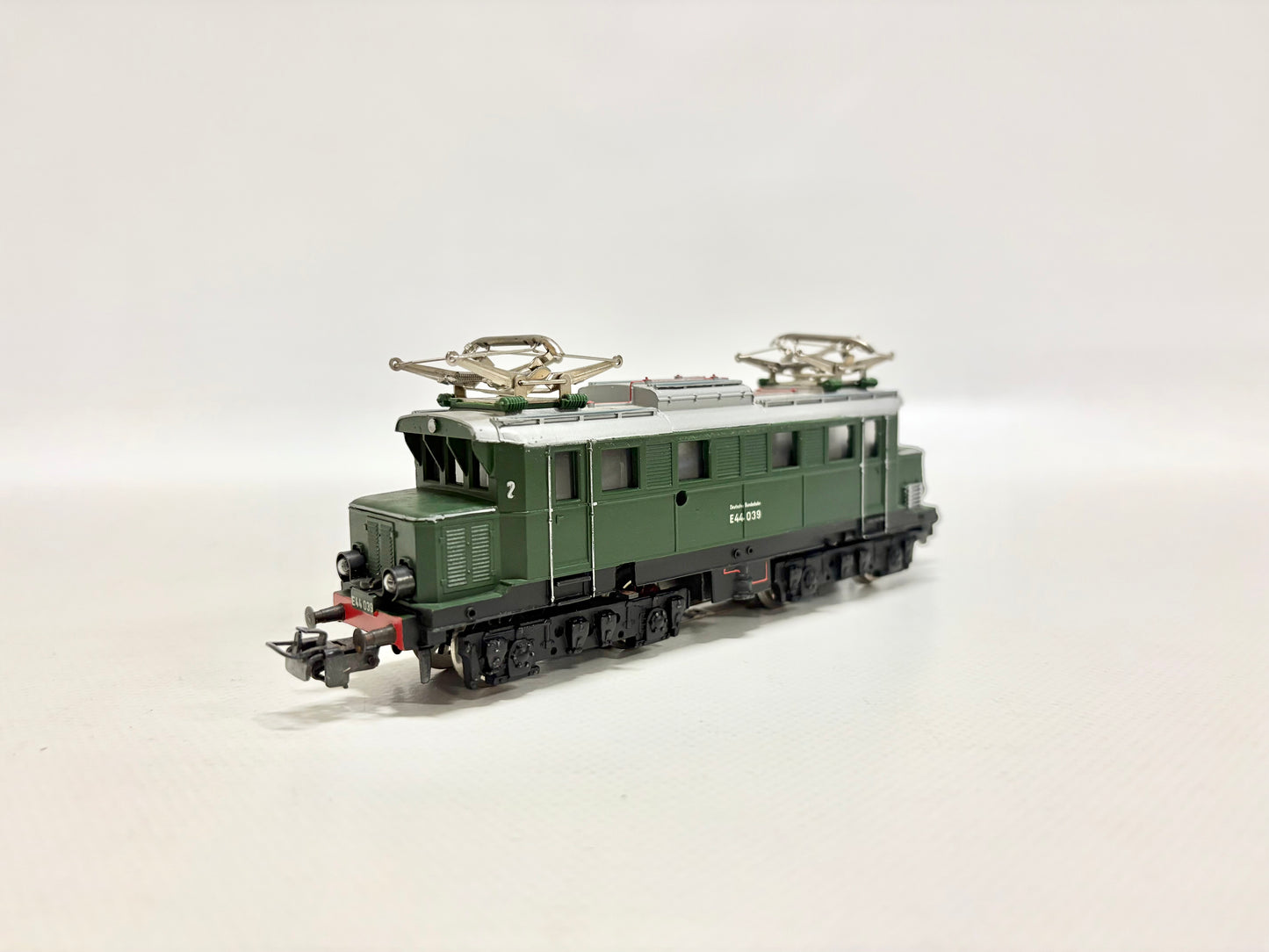 Märklin 3011 E-Lok E44 039 DB AC H0