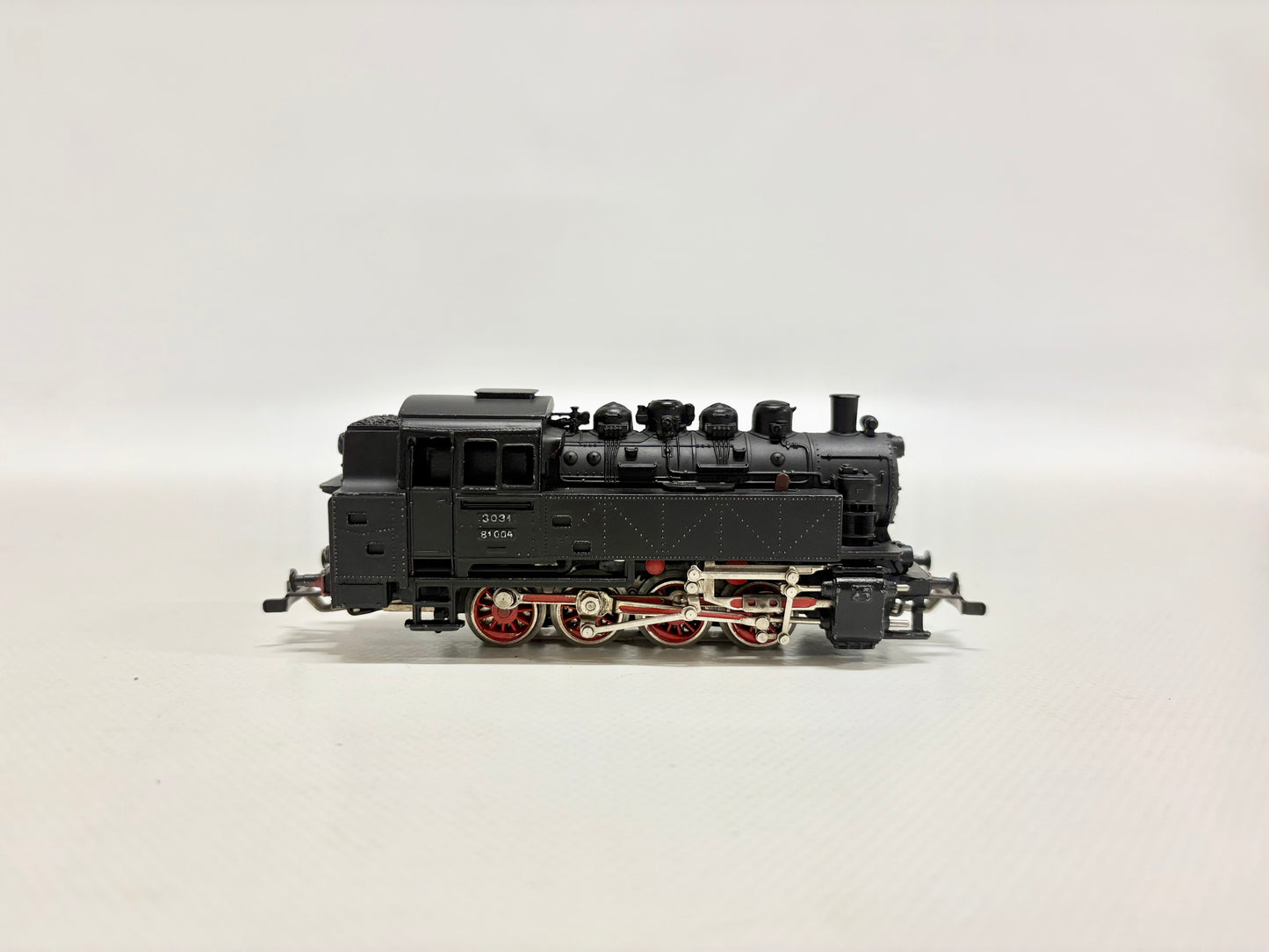 Märklin 3031 Dampflok Br 81 004 mit Telex-Kupplung DB AC H0