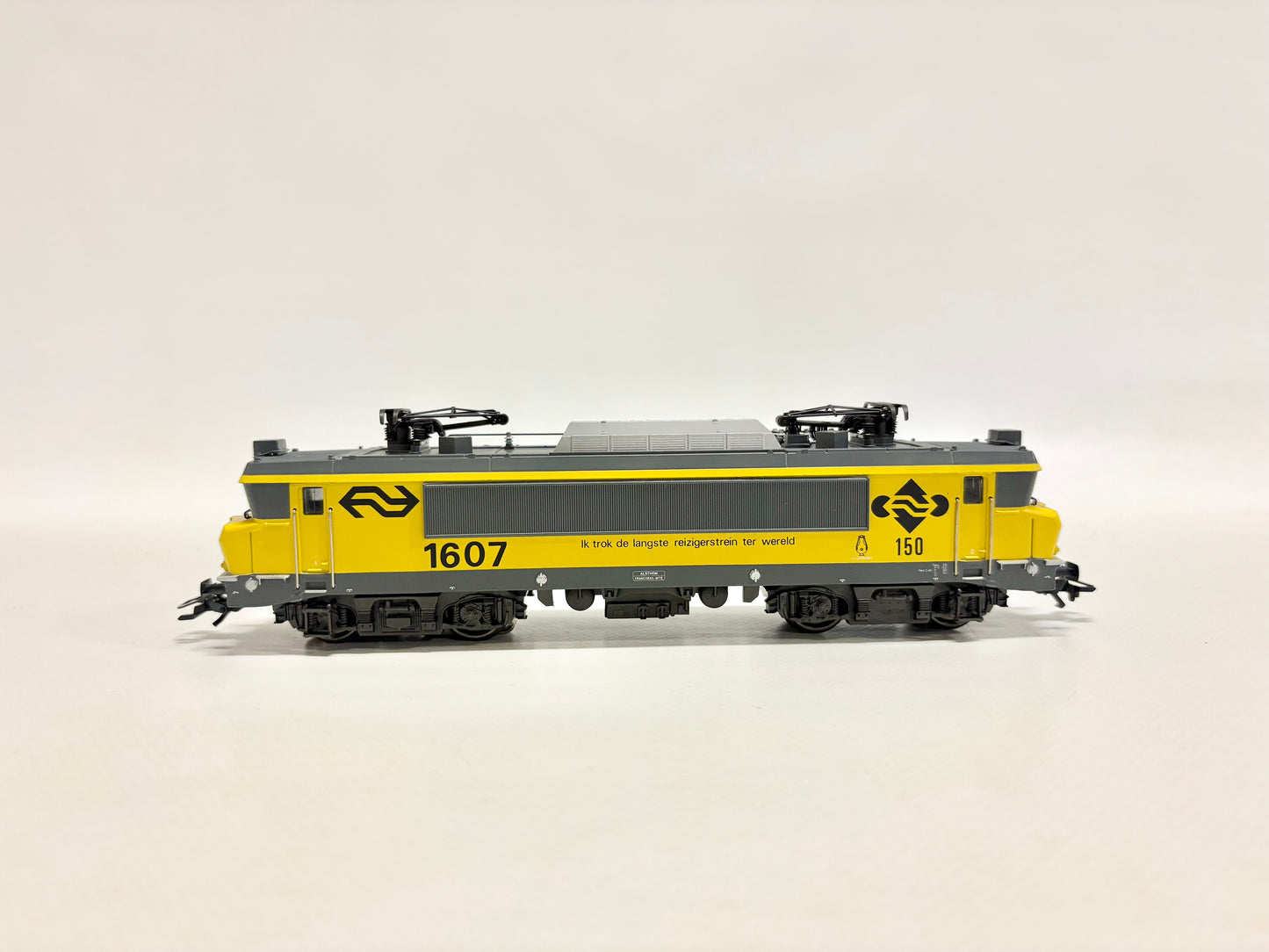 Märklin 3326 E-Lok Serie 1607 "Ik trok de langste reizigerstrein ter wereld" NS AC H0