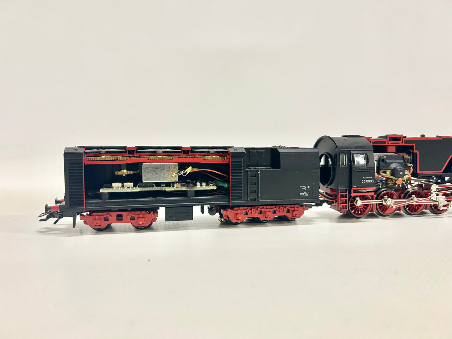 Märklin 37029 Digital Br 53 Schnittmodell Dampflok mit Kondenstender H0