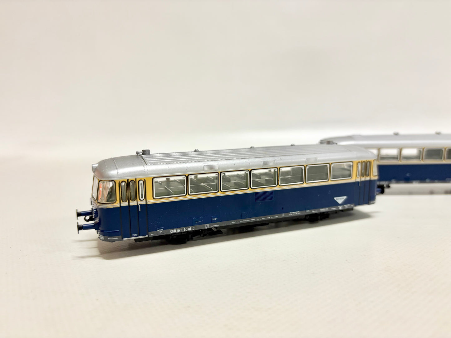 Roco 43020 Dieseltriebwagen Br 5081.01 ÖBB DC H0