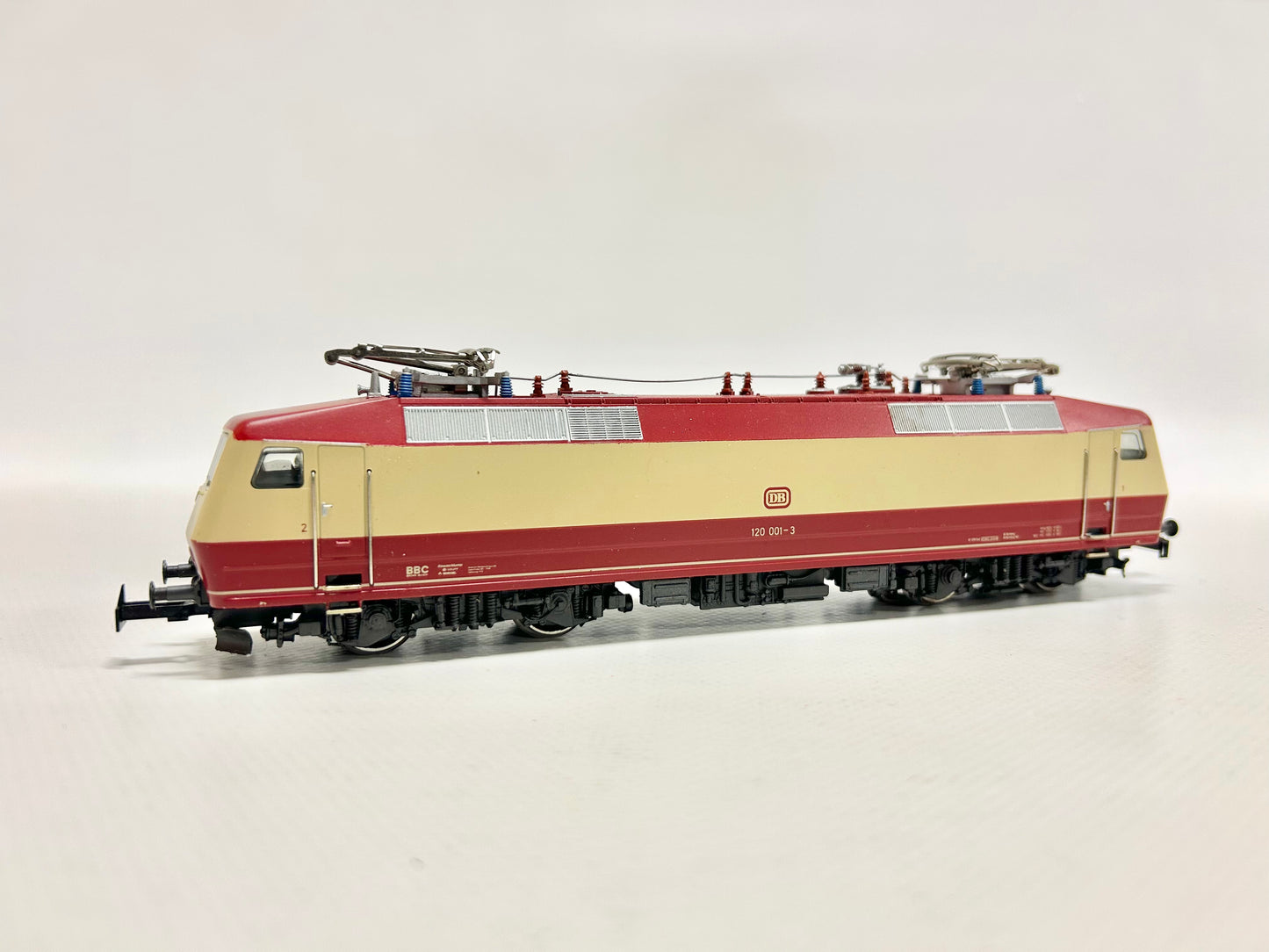 Märklin 3153 E-Lok Br 120 001-3 DB AC H0