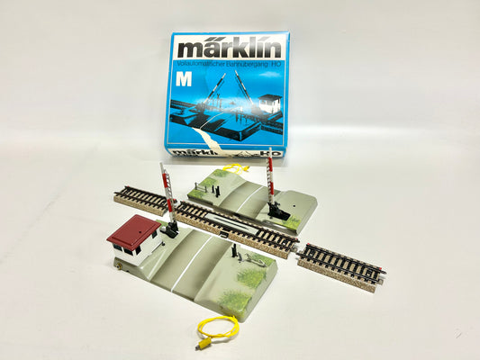 Märklin 7192 Vollautomatischer Bahnübergang für M-Gleis, H0, OVP