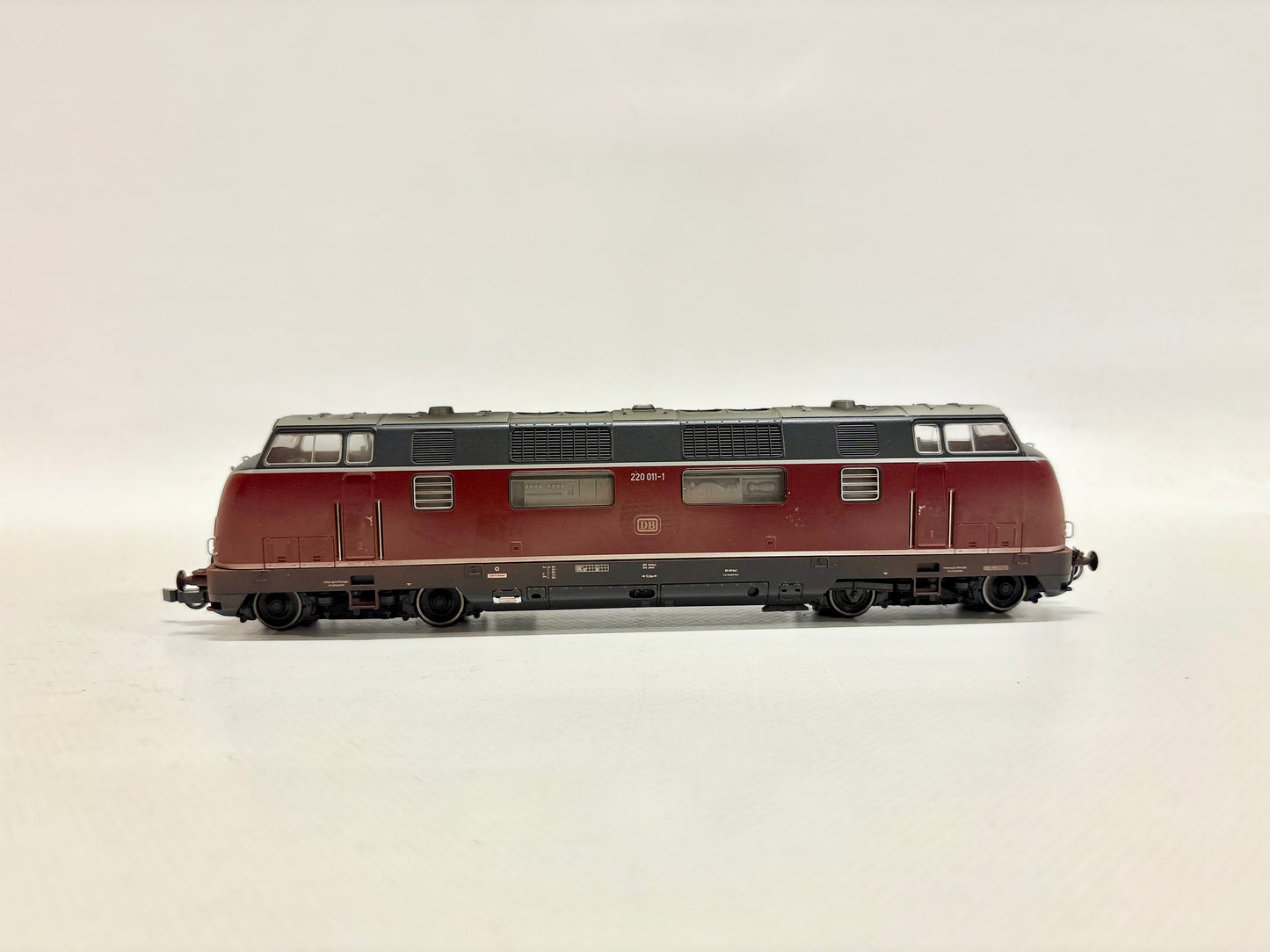 Märklin 63402 DSS Diesellok Br 220 011-1 DB DC H0