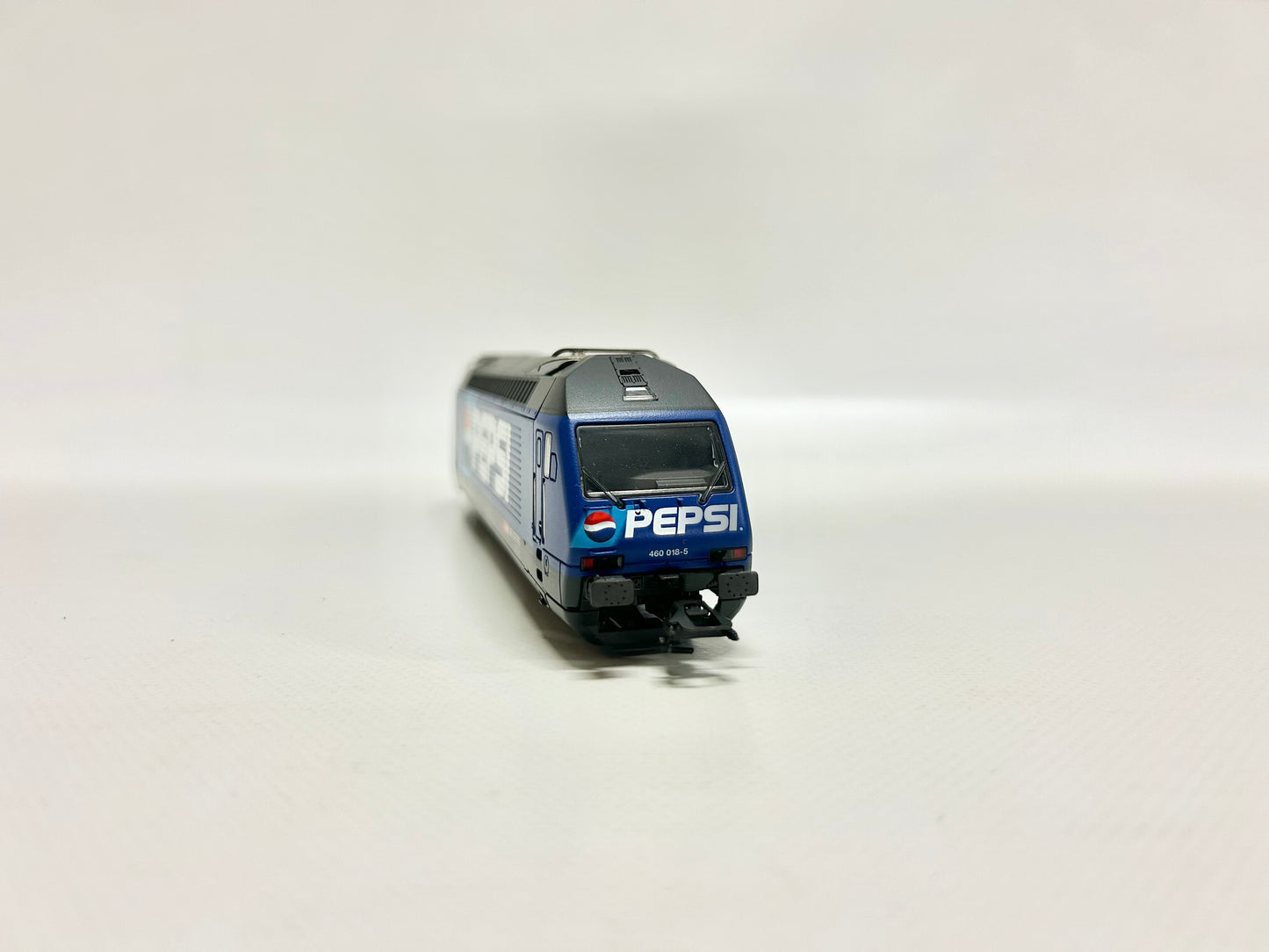 Märklin 34633 Digital E-Lok Re 460 "PEPSI" SBB H0