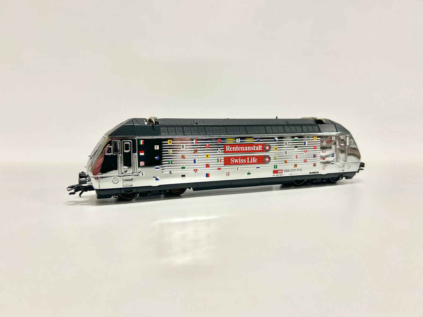Märklin 34636 Digital Re 460 SBB Electric Locomotive "Swiss Life Pension Institution" H0