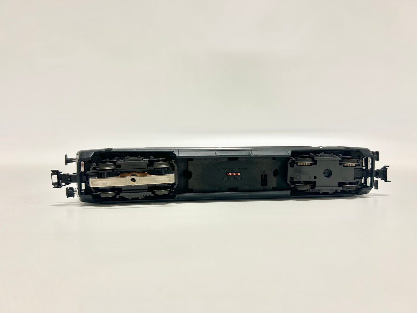 Märklin 34636 Digital Re 460 SBB Electric Locomotive "Swiss Life Pension Institution" H0