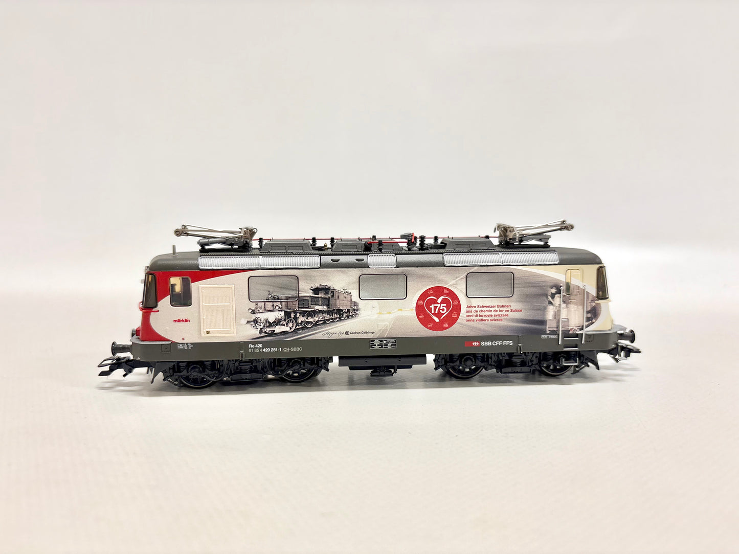 Märklin 37875 Mfx+ Digital & Sound E-Lok Re 420 "175 Jahre Schweizer Bahnen" SBB AC H0