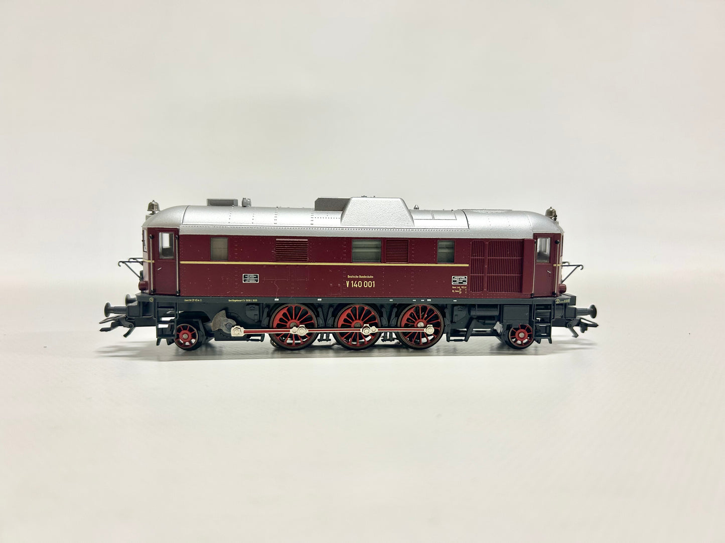 Märklin 37210 Digital Diesellok V140 DB H0