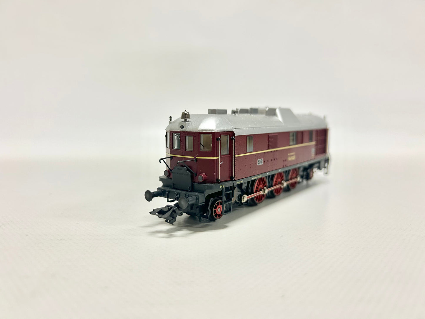 Märklin 37210 Digital Diesellok V140 DB H0
