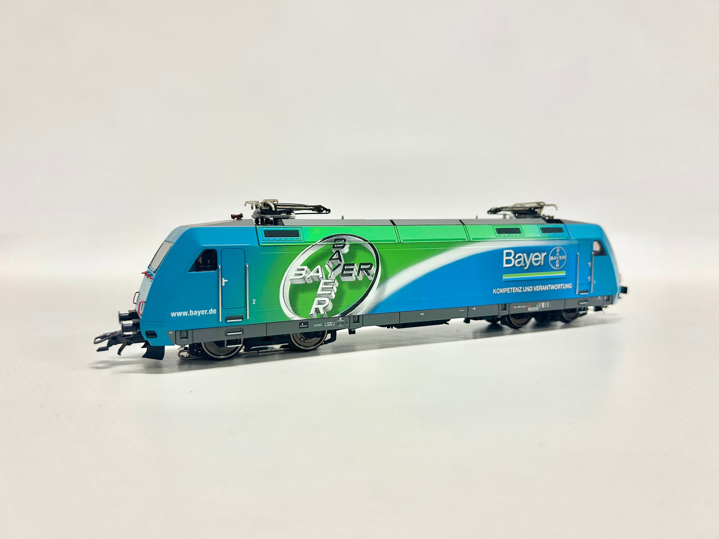 Märklin 37376 Digital Br 101 E-Lok "BAYER" H0