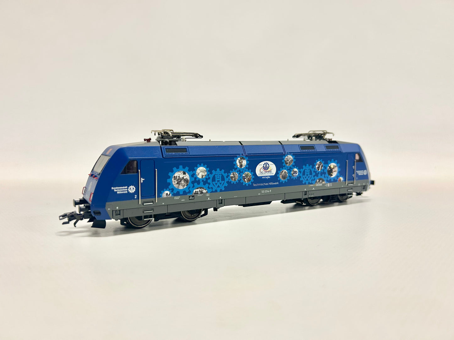 Märklin 37391 Digital Br 101 E-Lok "THW" H0
