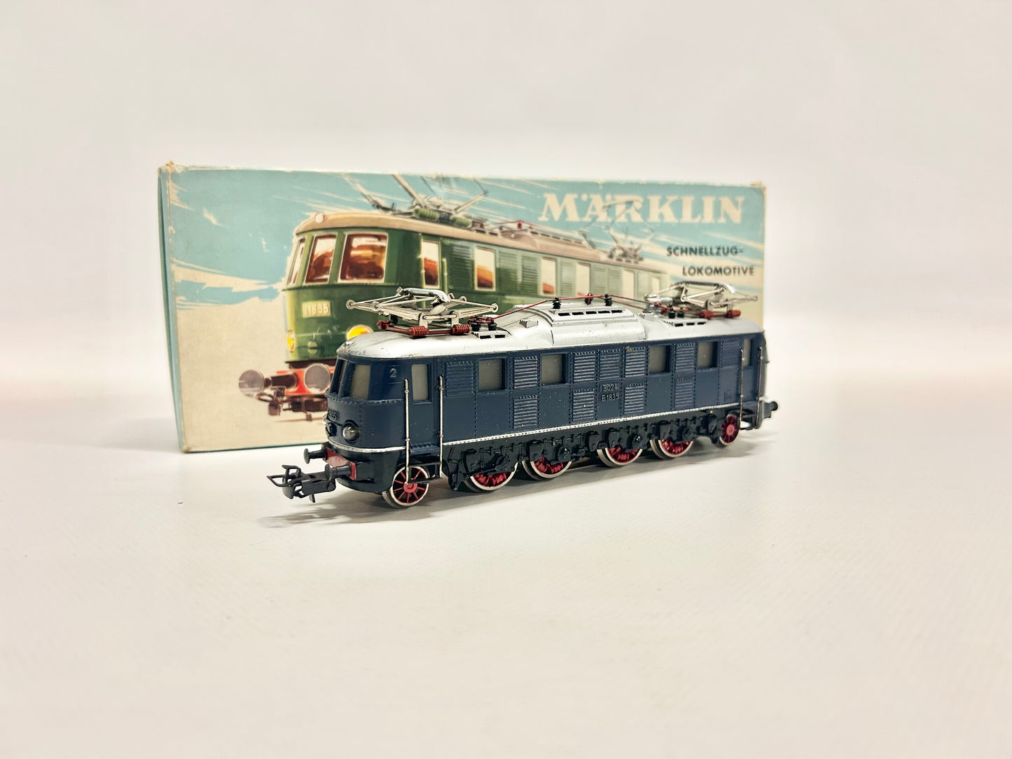 Märklin 3023 E18 E-Lok Schnellzuglok DB H0