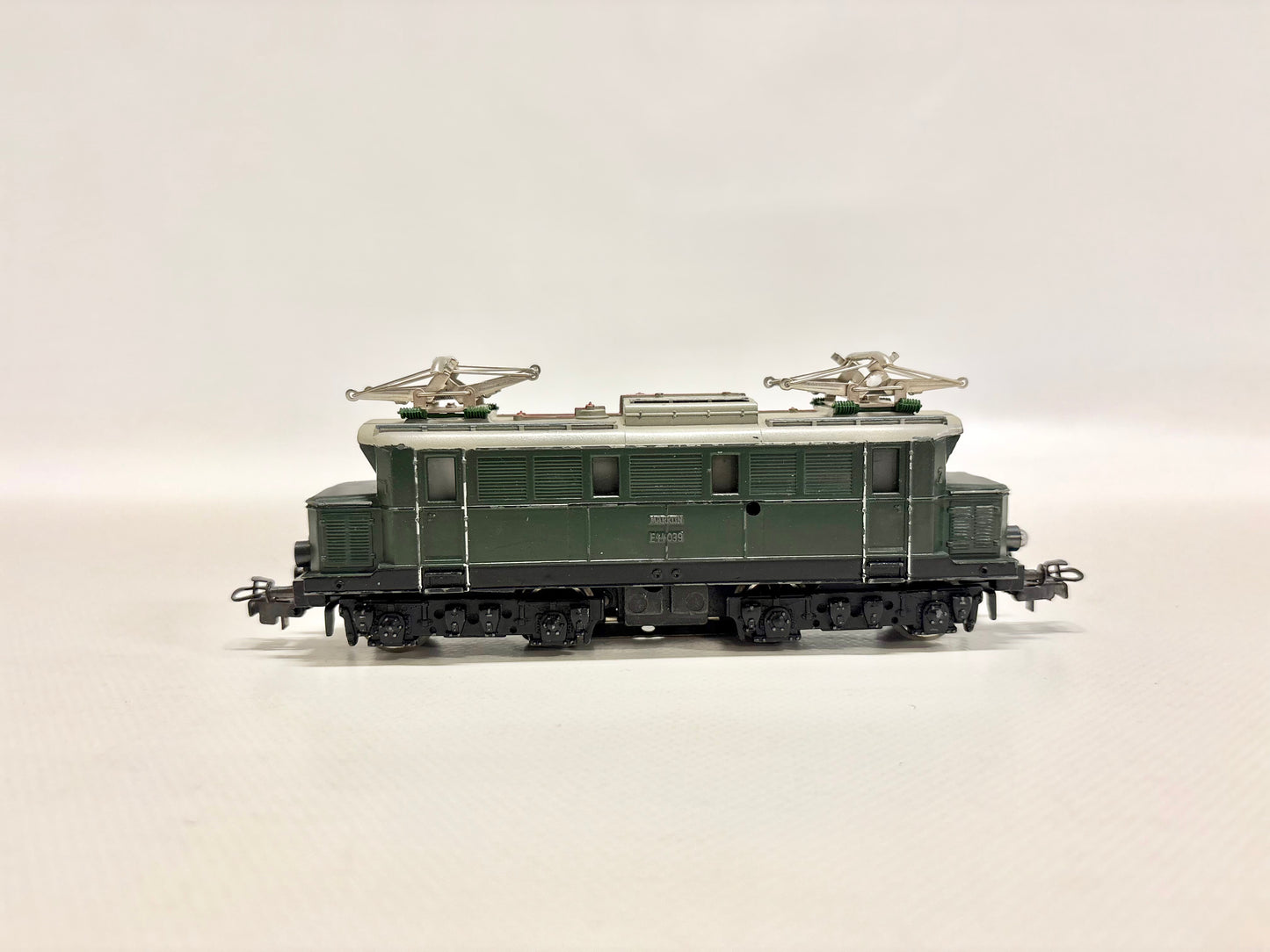 Märklin 3011 E-Lok E44 039 DB AC H0