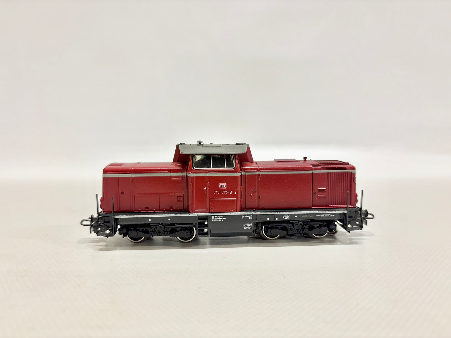 Märklin 3072 Diesellok Br 212 215-8 DB AC H0