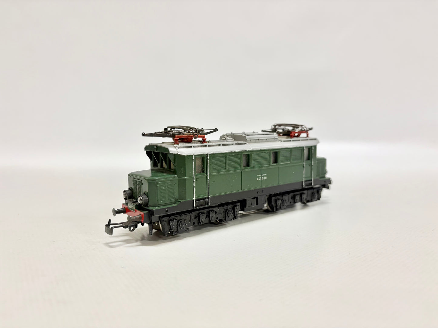 Märklin 3011 E-Lok E44 039 DB AC H0