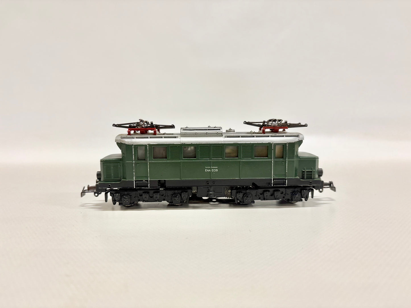 Märklin 3011 E-Lok E44 039 DB AC H0