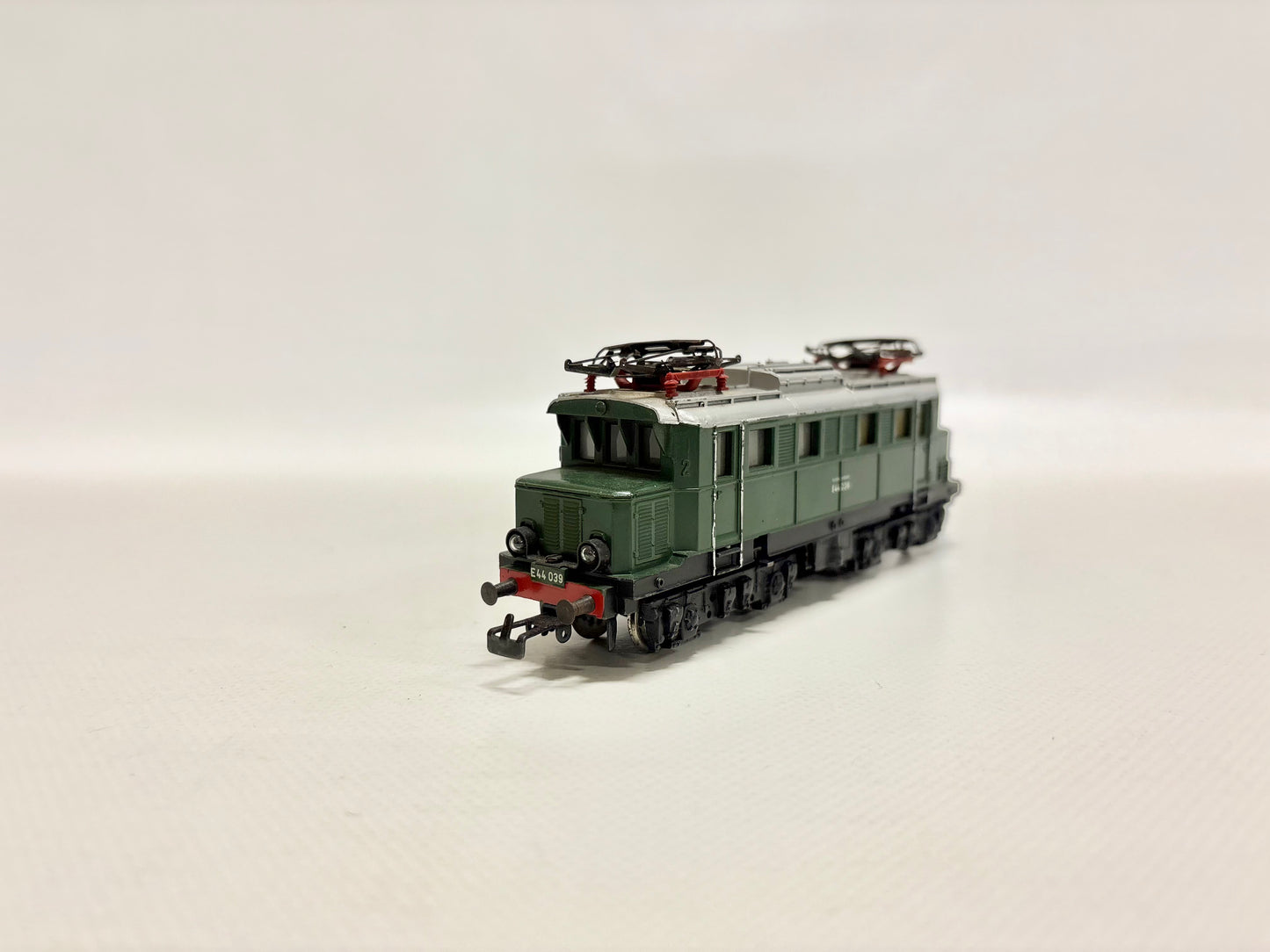 Märklin 3011 E-Lok E44 039 DB AC H0