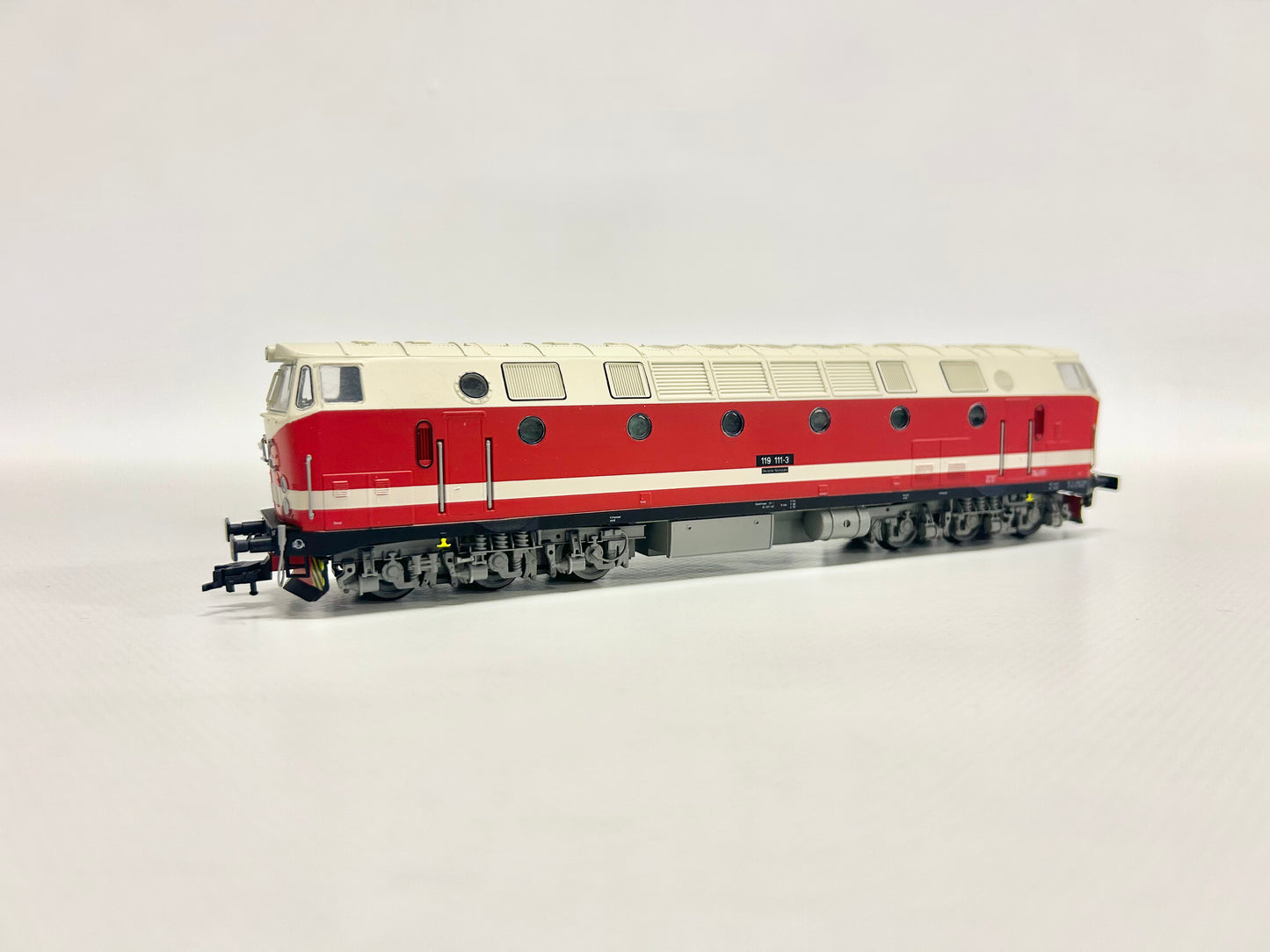 Gützold 33200 Diesellok Br 119 DR DC H0