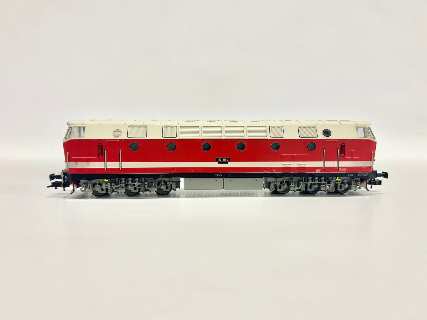 Gützold 33200 Diesellok Br 119 DR DC H0