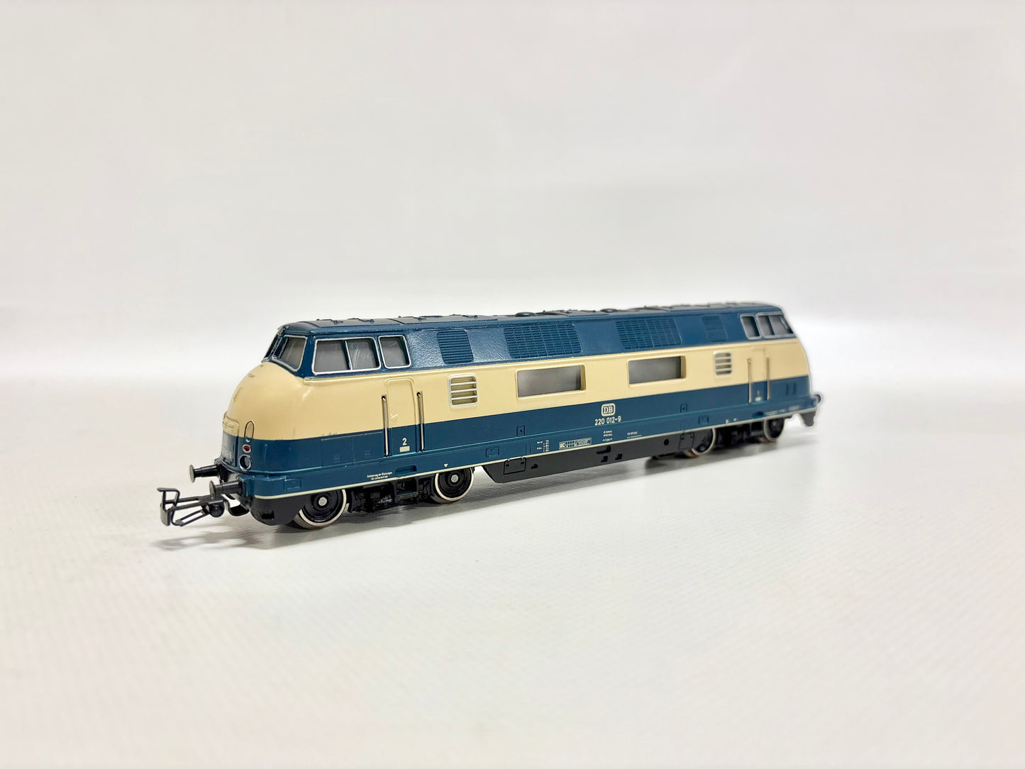 Märklin 3081 Diesellok Br 220 012-9 DB AC H0