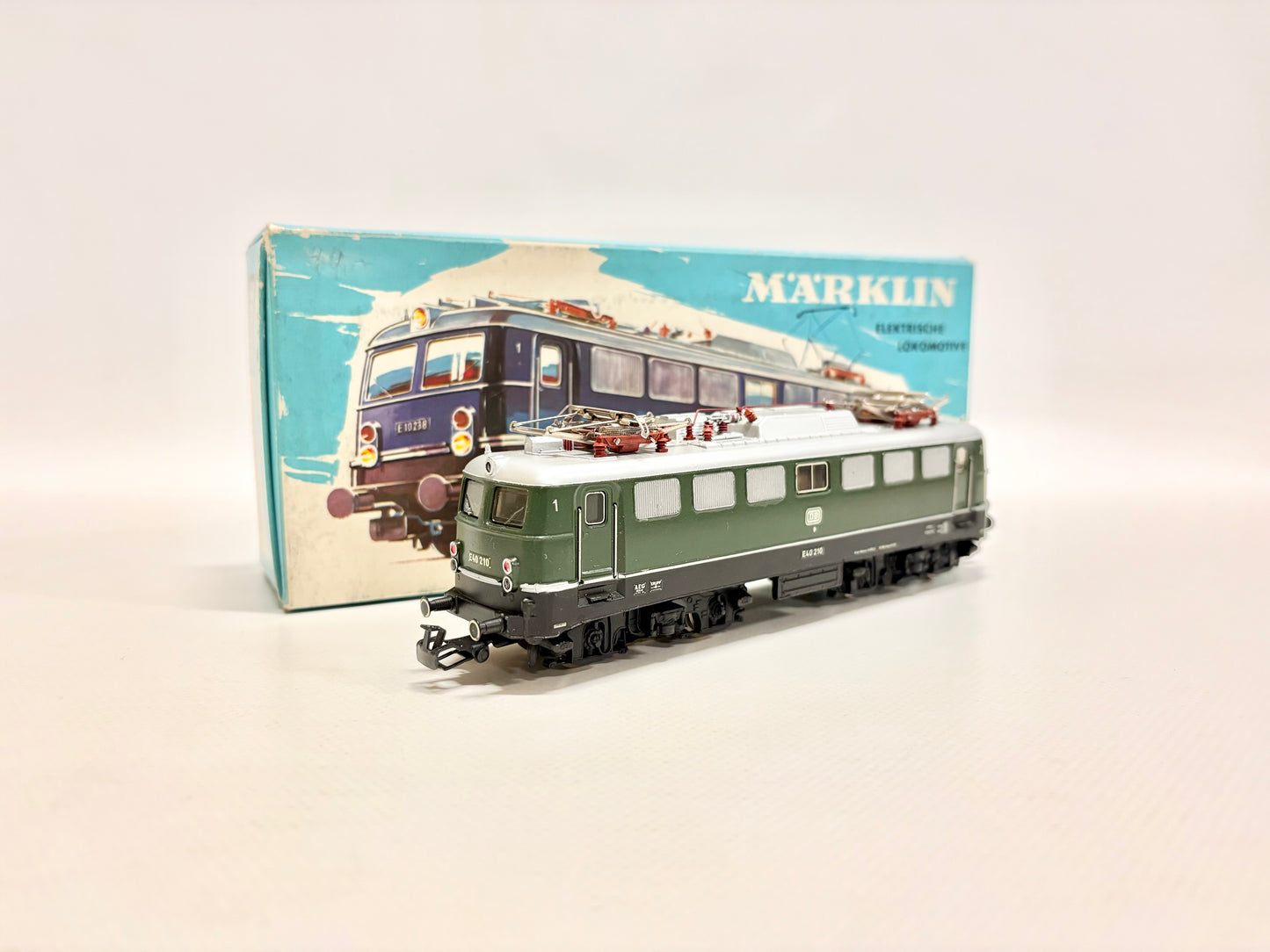 Märklin 3040 E-Lok Br E40 210 DB AC H0
