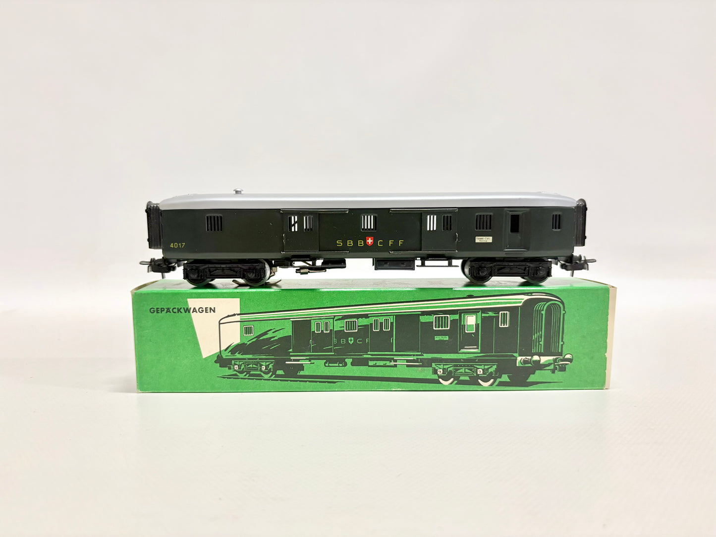 Märklin 4017 Gepäckwagen Leichtschnellzugwagen SBB AC H0
