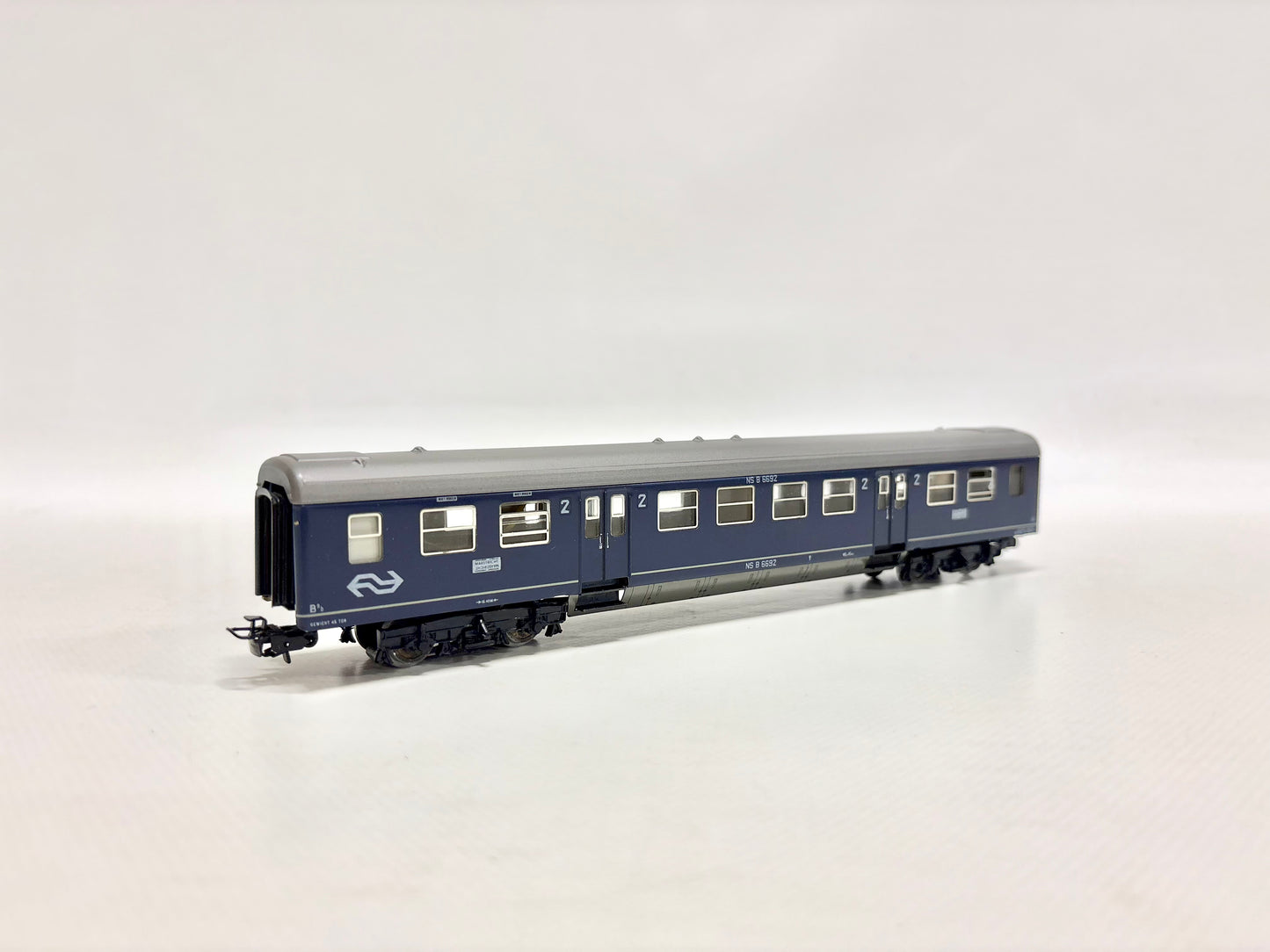 Märklin 4049 Personenwagen Niederländischer Schnellzugwagen mit Innenbeleuchtung NS AC H0