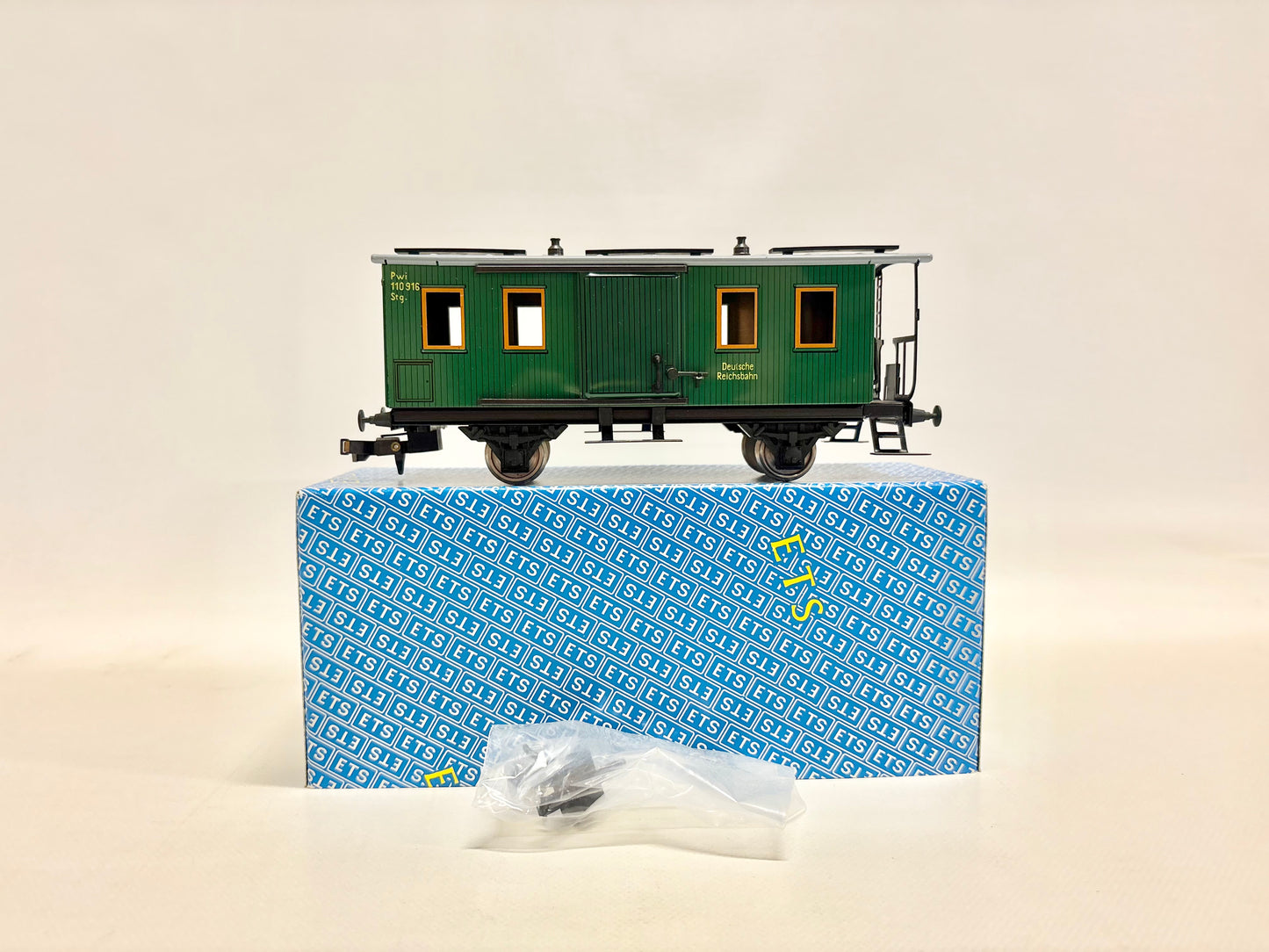 ETS 505 Personenwagen Gepäckwagen DR Spur 0