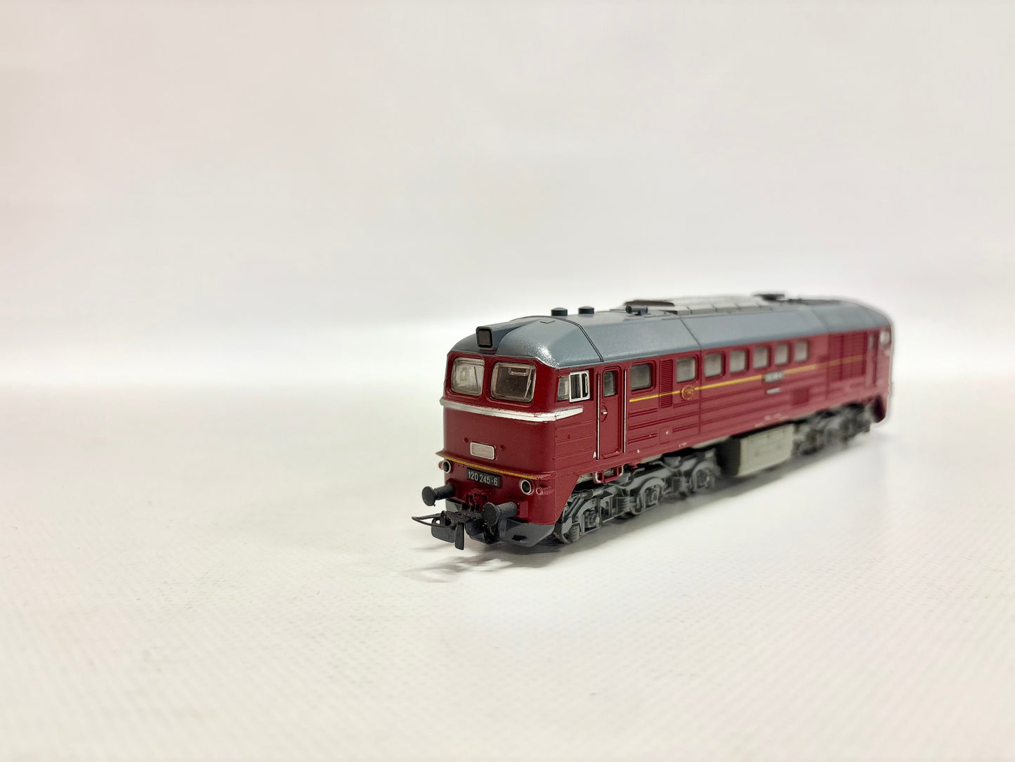 Gützold Diesellok Br 120 245-6 "Taigatrommel" DR DC H0