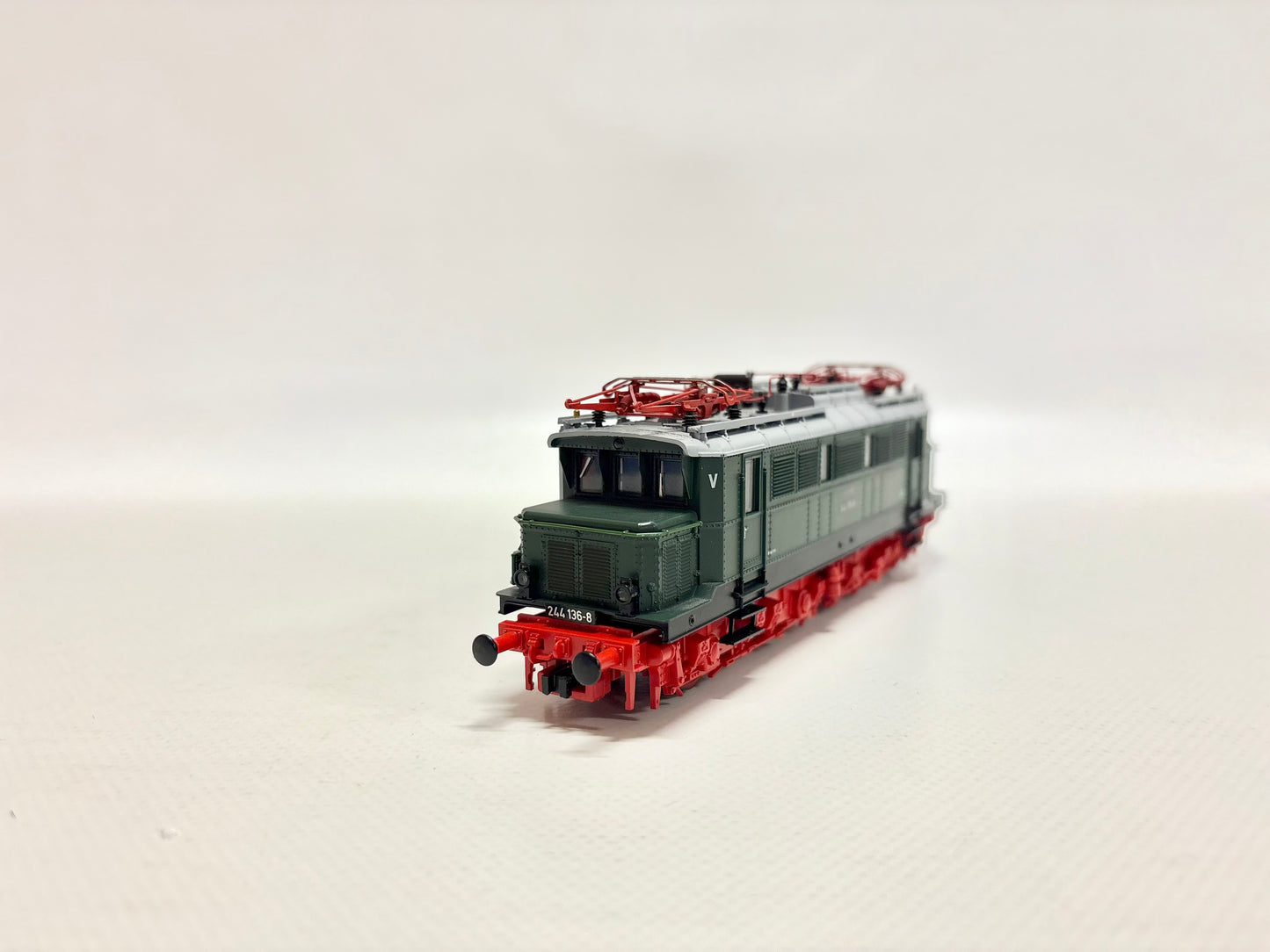 Roco 43377 E-Lok Br 244 136-8 DR DC H0