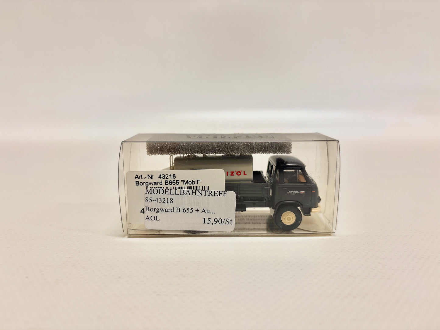 Brekina 43218 Borgward B655 "Mobil" Tank-LKW H0