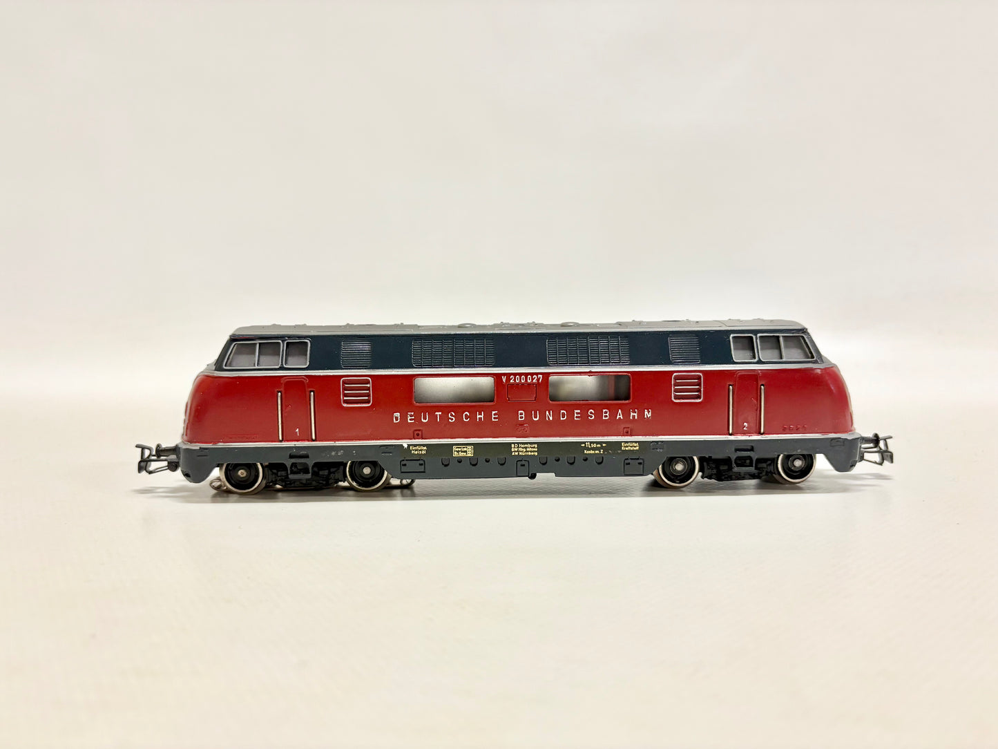 Märklin 3021 Diesellok V200 027 DB AC H0