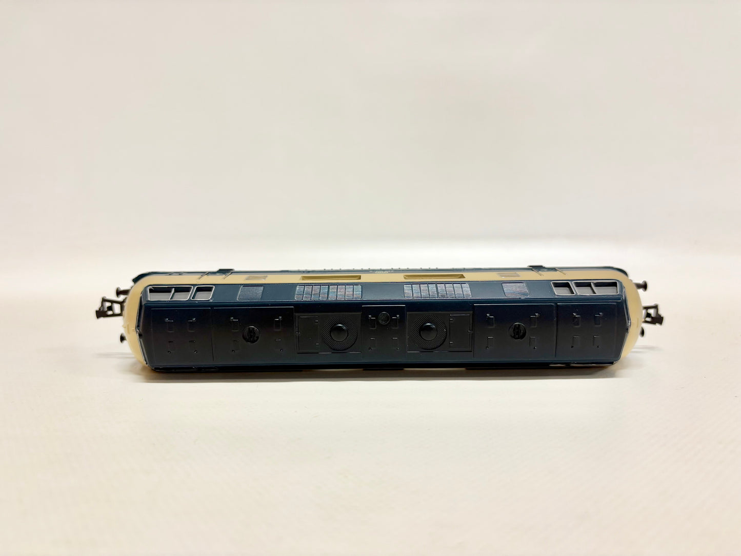 Märklin 3081 Diesellok Br 220 012-9 DB AC H0