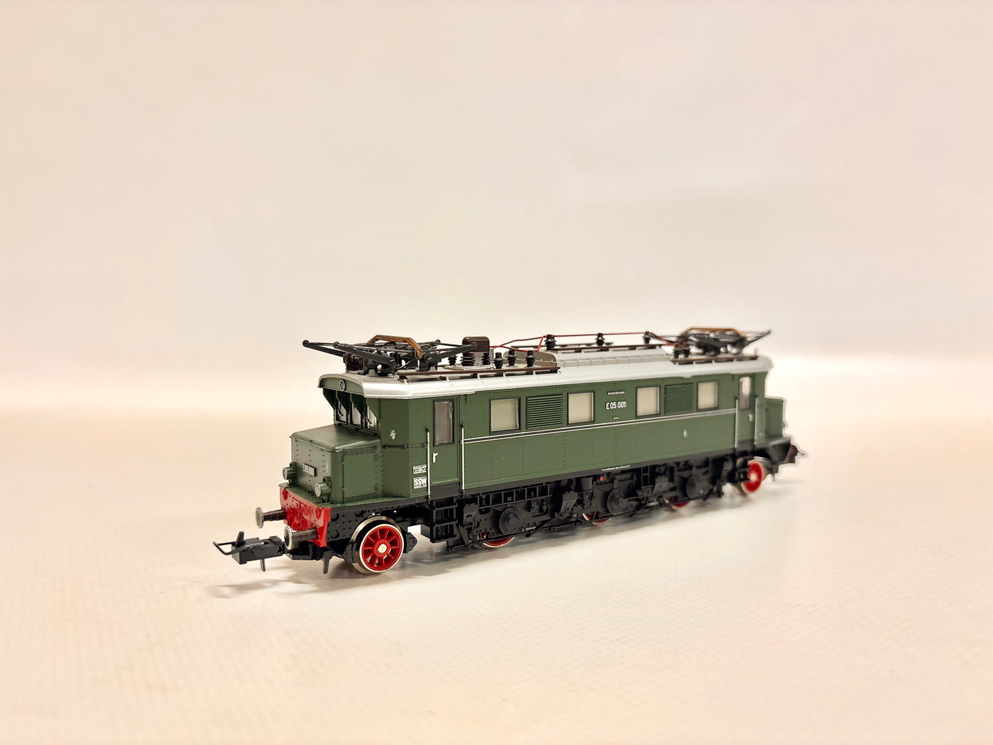 Trix 2440 E-Lok E05 001 DR DC H0