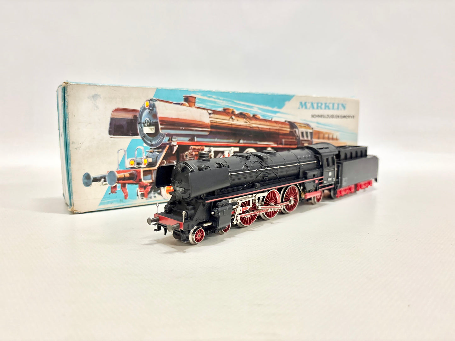 Märklin 3048 Dampflok Br 01 097 mit Rauchsatz DB AC H0