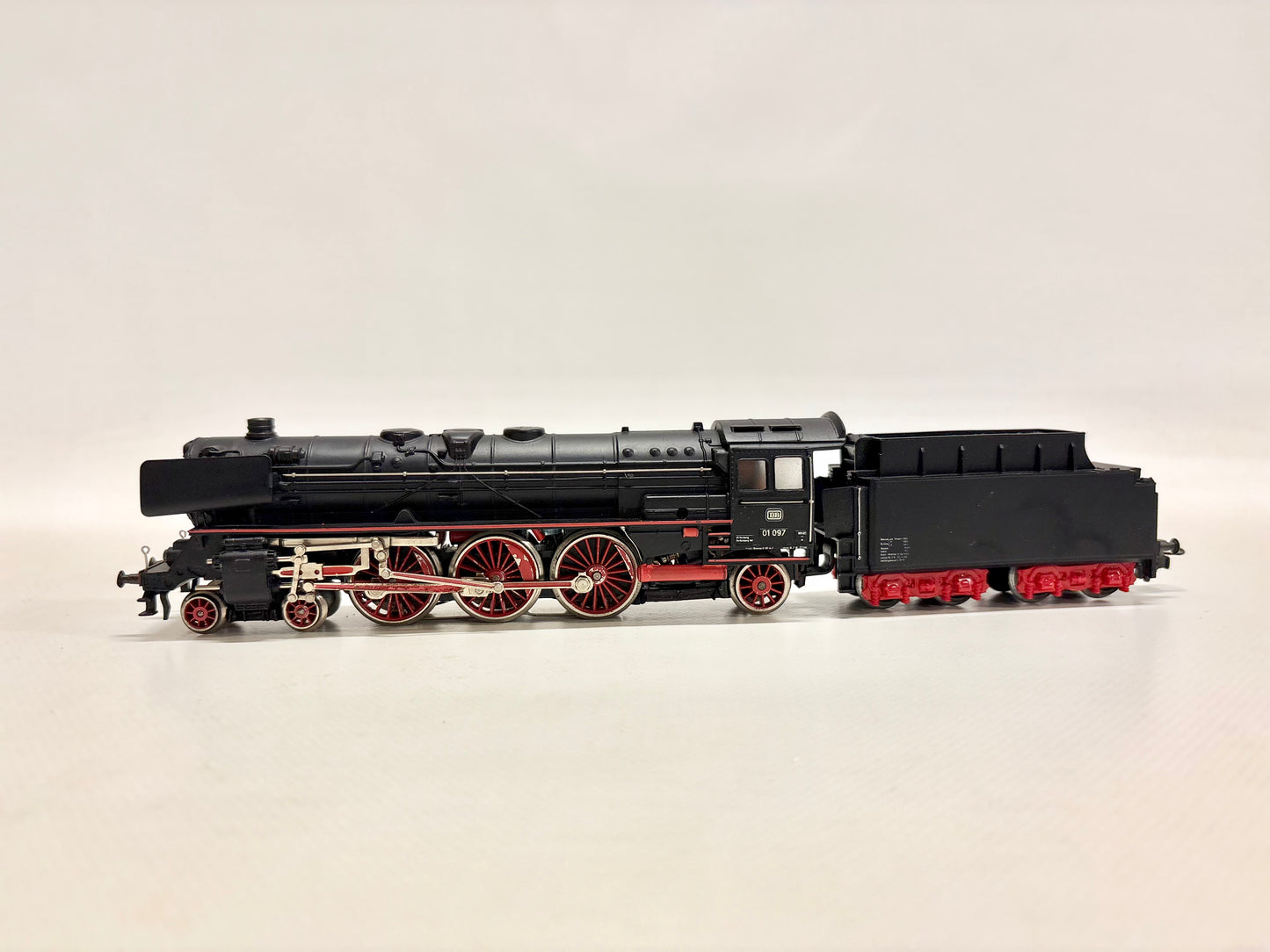 Märklin 3048 Dampflok Br 01 097 mit Rauchsatz DB AC H0