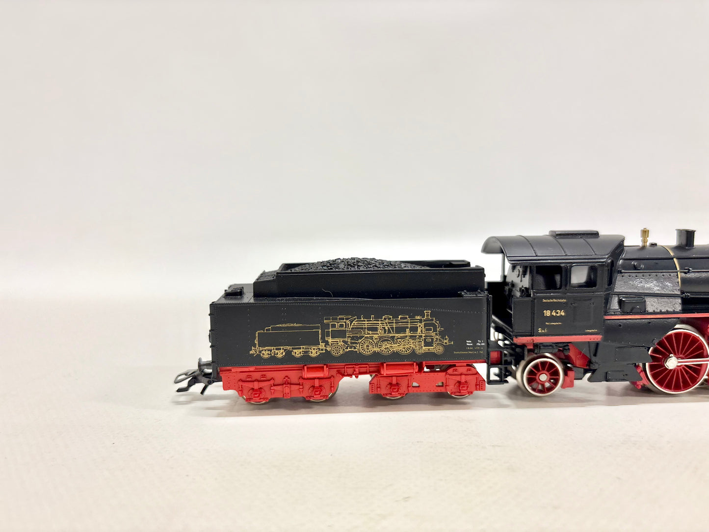 Märklin 01500 Dampflok Br 18 434 "Erfolg ist kein Zufall" DR AC H0